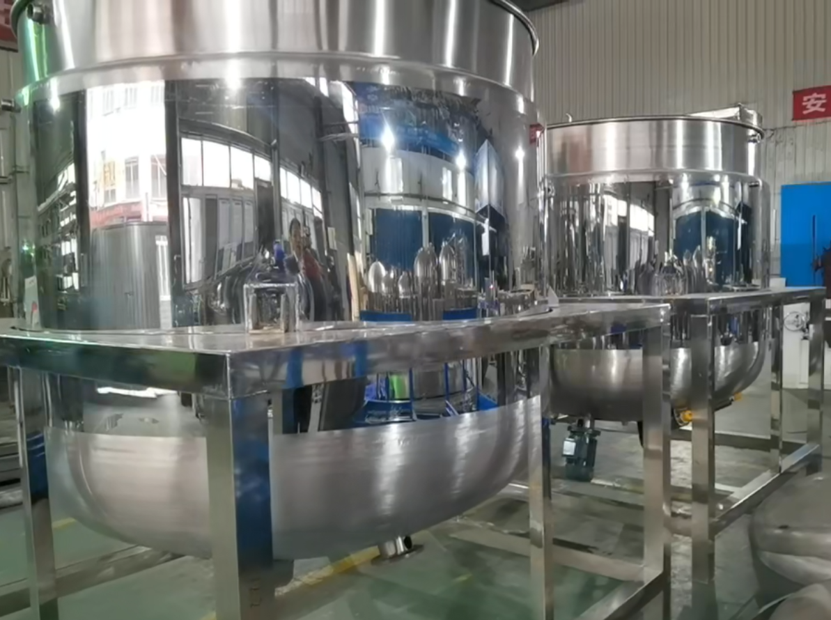 湖北用戶3500升液體洗滌劑生產線完工。